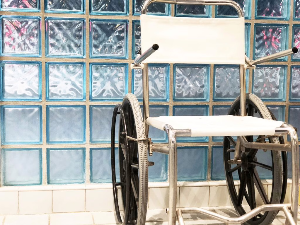 Toegankelijkheid zwembad De Peppel voor minder validen