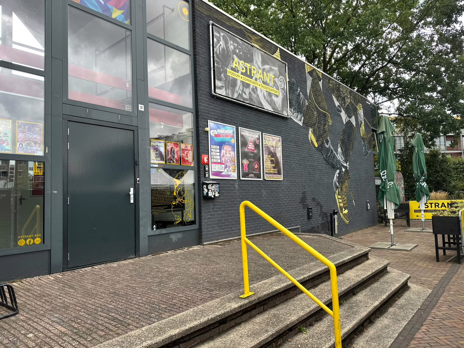 Skateboard tour Ede Astrant stoep